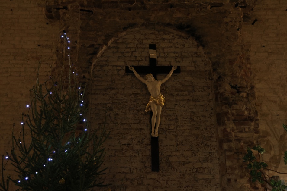 Сотрудники Росгвардии спасли пожилого мужчину в храме на Васильевском острове